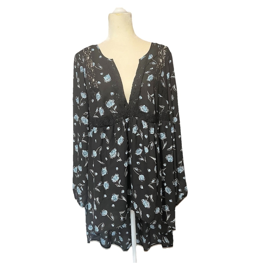 Torrid Hi Low Hem‎ Floral Lace Blouse Semi Sheer Blue Roses Womens Size 1